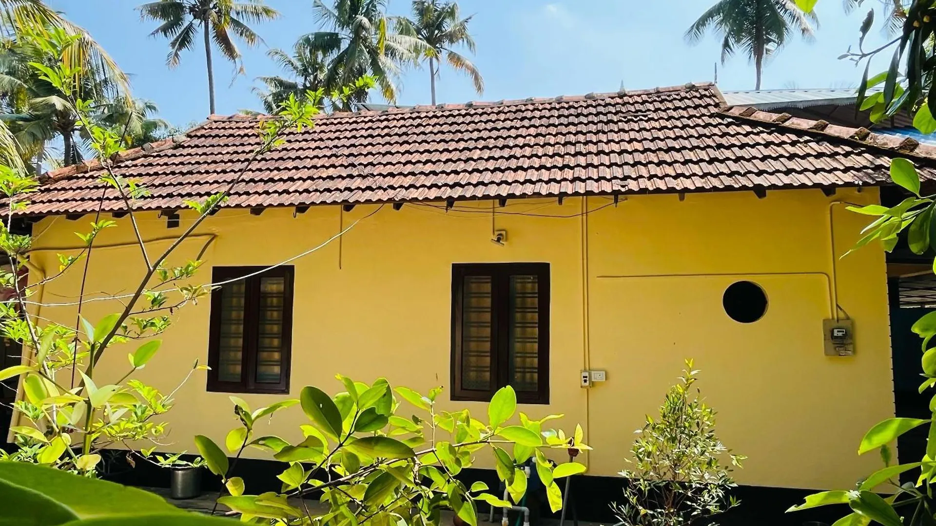 Orchid Home Stay Cherai Beach India